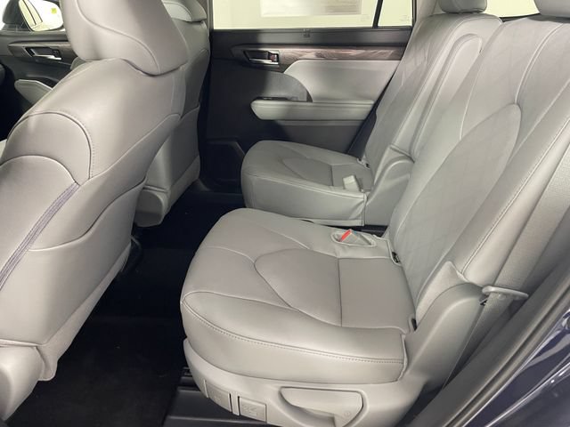 New 2026 Toyota Highlander Platinum AWD/4WD image 10