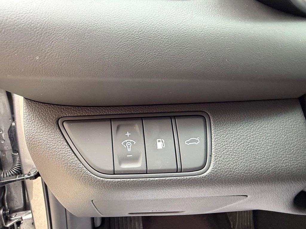 Used 2026 Genesis G70 2.5T Prestige image 13