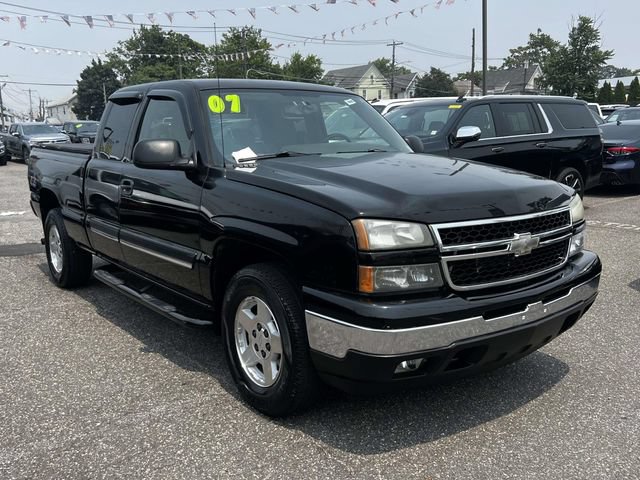 Used 2007 Chevrolet Silverado 1500 LT w/ Extended Cab Value Package AWD/4WD image 1