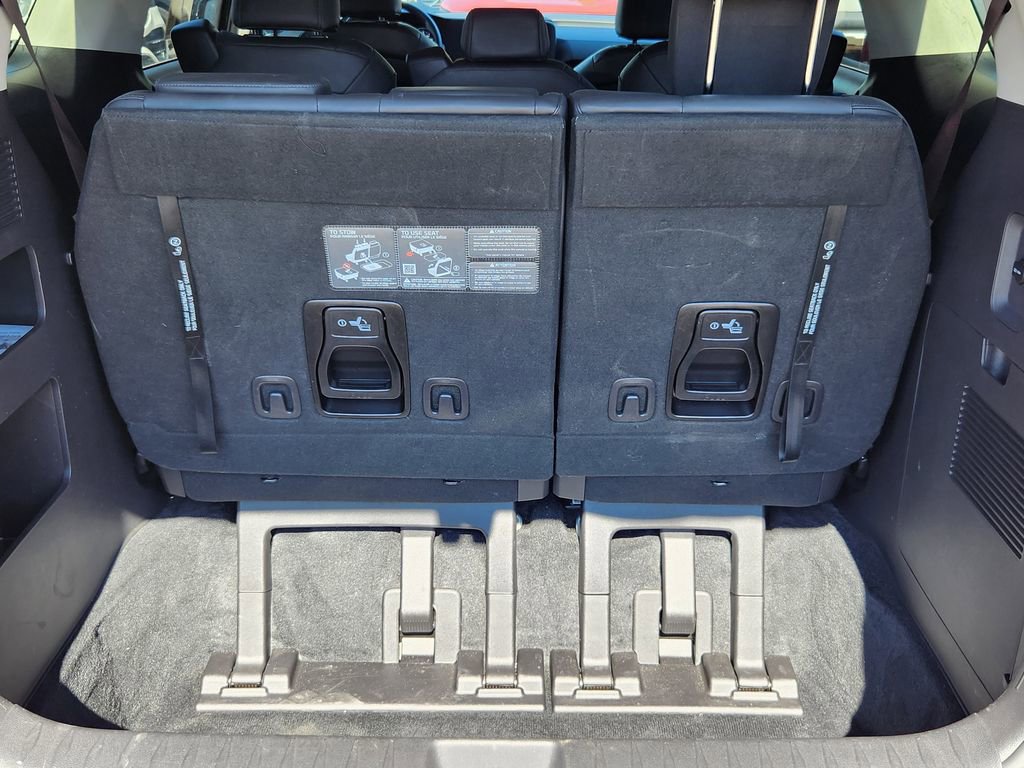 Used 2024 Kia Carnival LX image 30