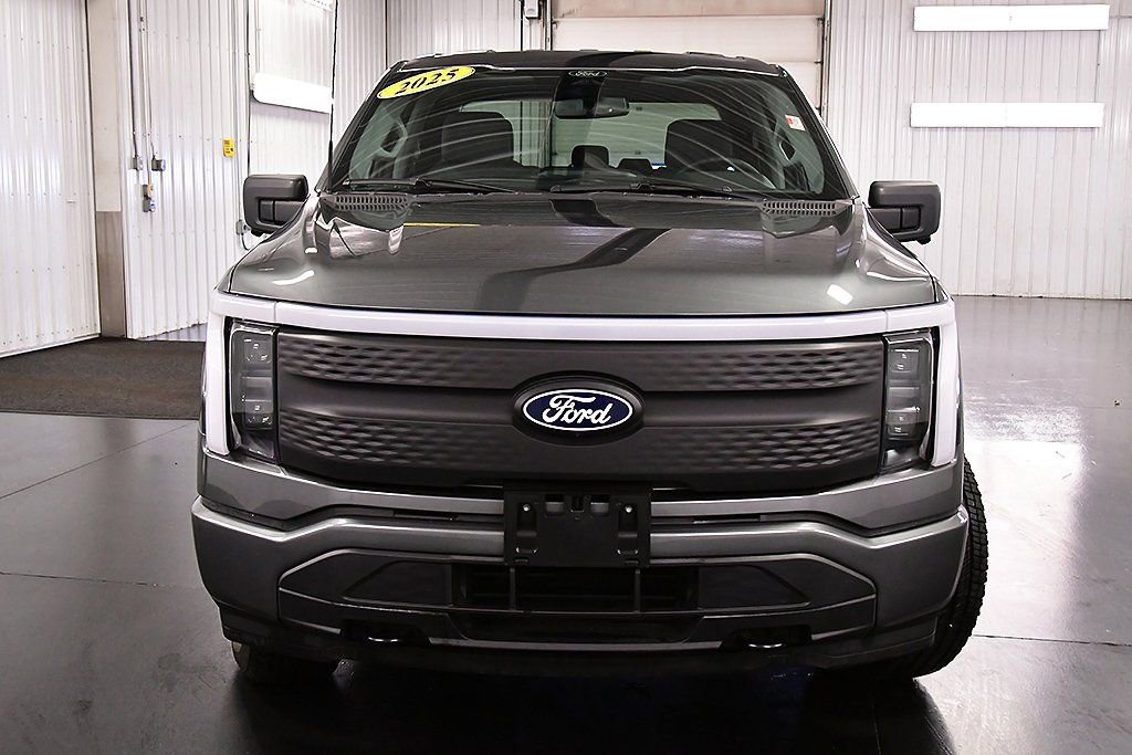 Used 2025 Ford F150 Lightning XLT image 3