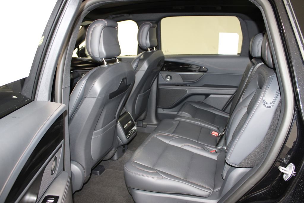 New 2025 Lincoln Nautilus Premier w/ Equipment Group 102A image 23