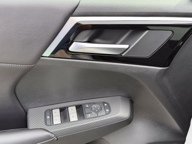 New 2026 Mitsubishi Outlander LE FWD image 18