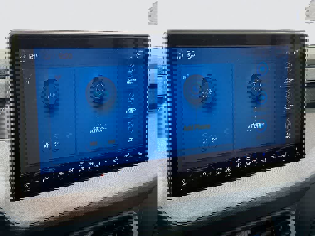 Certified 2025 Ford Maverick XLT w/ XLT Luxury Package image 16