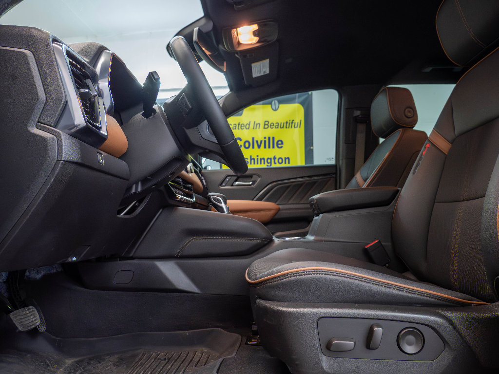 Used 2024 GMC Canyon AT4 image 22