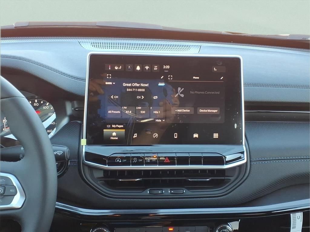 New 2026 Jeep Compass Latitude image 14