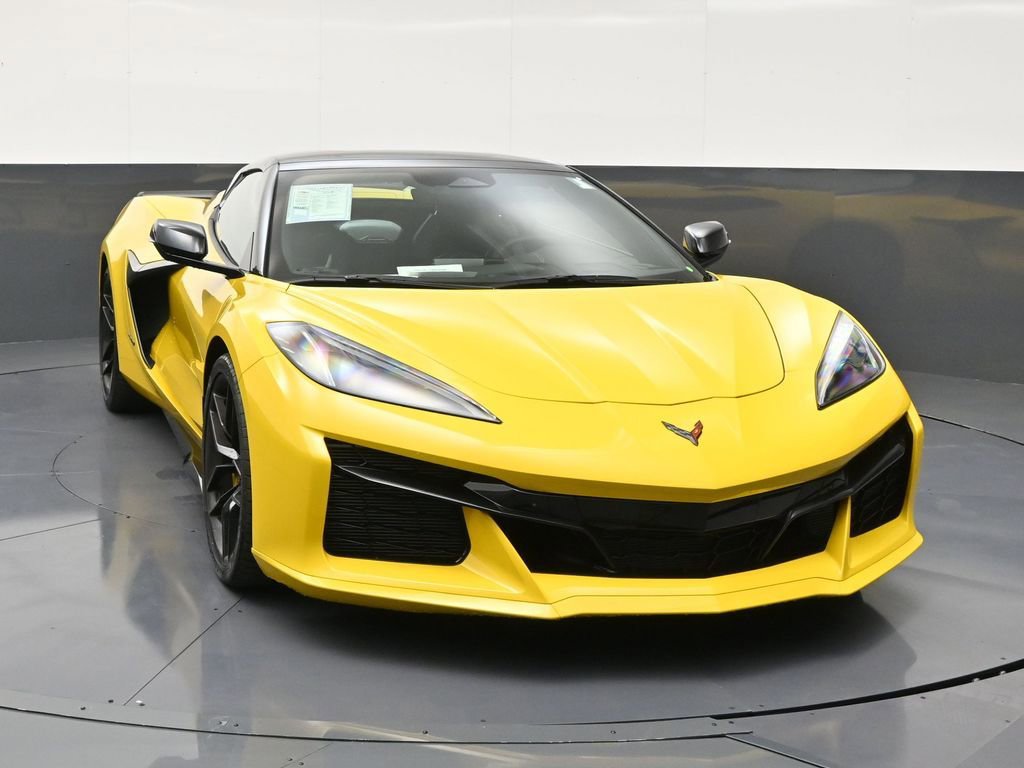 Used 2025 Chevrolet Corvette Z06 RWD image 7