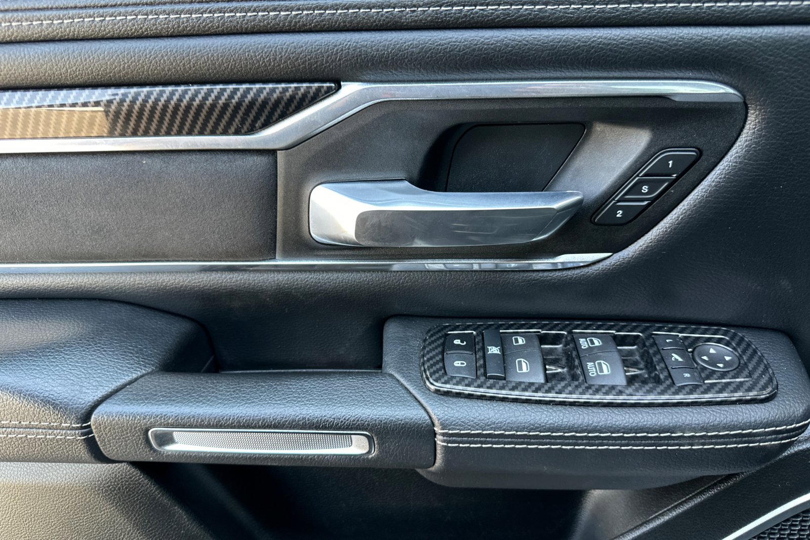 Used 2022 RAM 1500 Laramie image 12