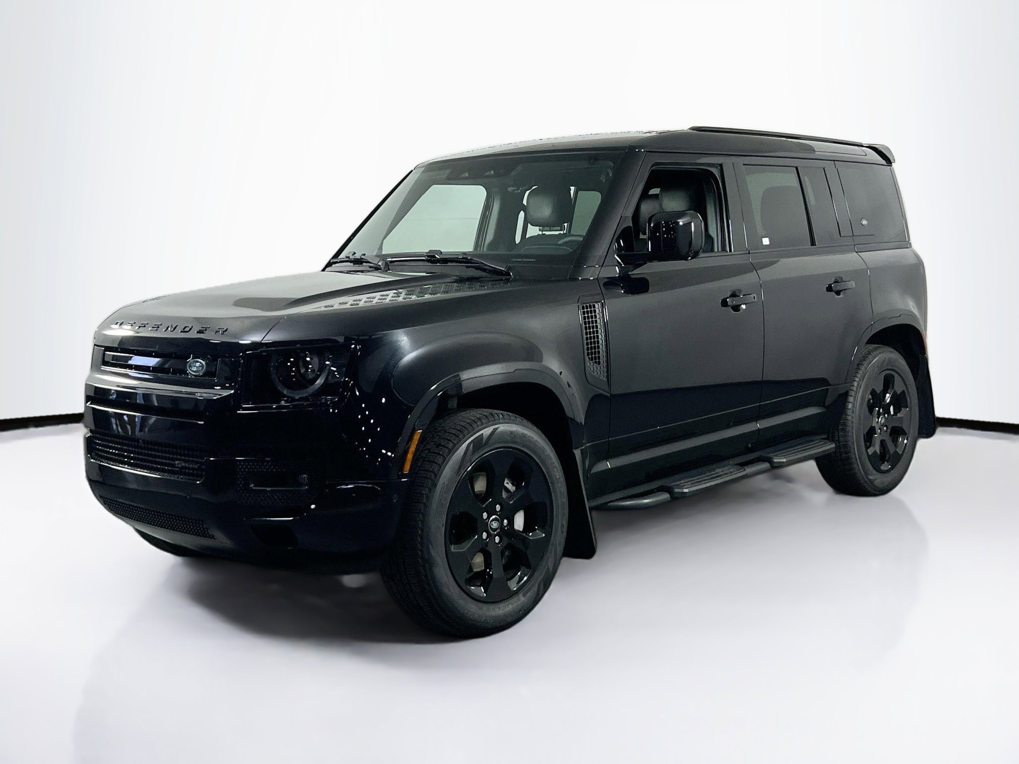 Used 2024 Land Rover Defender 110 X-Dynamic SE image 1