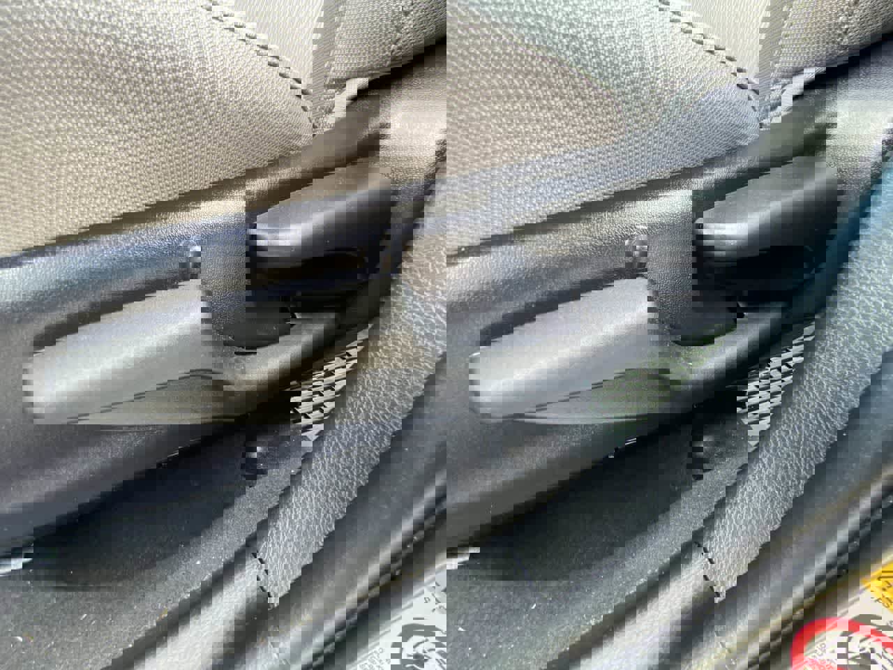 Used 2019 Toyota Corolla LE FWD image 12