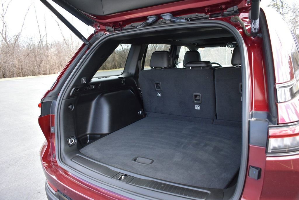 Used 2024 Jeep Grand Cherokee Altitude image 33