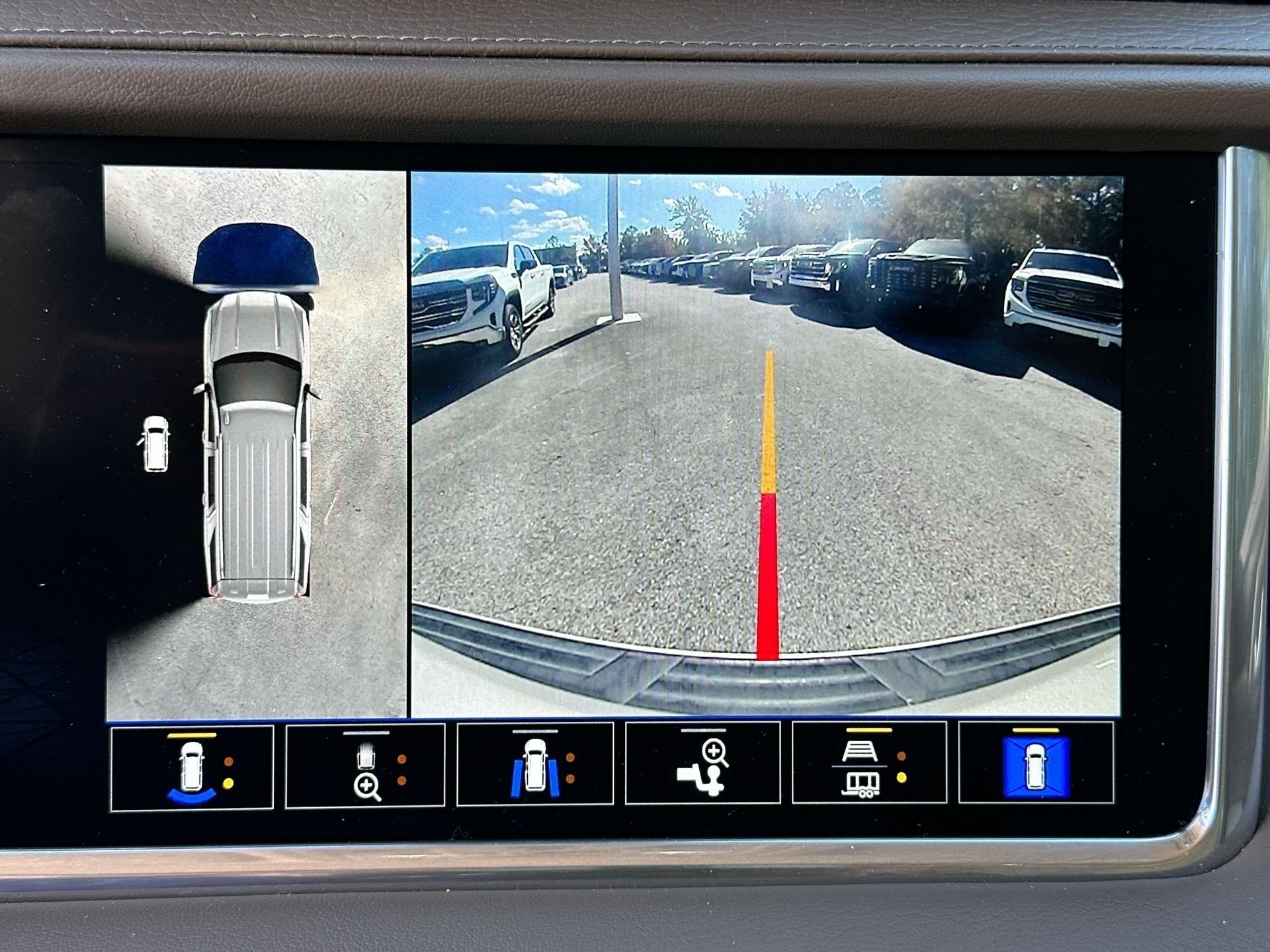 Used 2022 GMC Yukon Denali RWD image 15