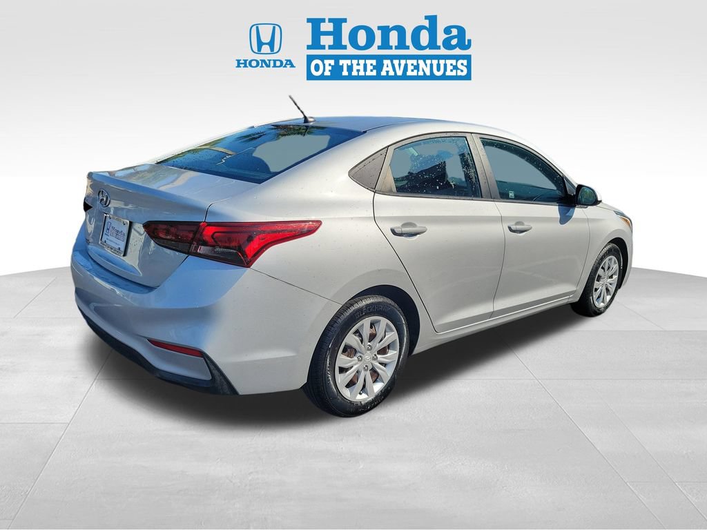 Used 2021 Hyundai Accent SE FWD image 4