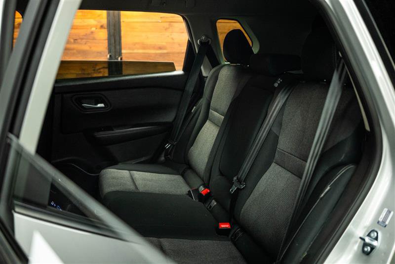 Used 2025 Nissan Rogue SV AWD/4WD image 11