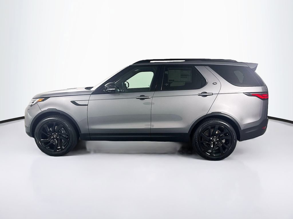 New 2025 Land Rover Discovery S image 8