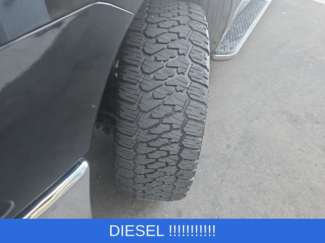 Used 2019 Nissan Titan SV w/ SV Convenience Package image 23