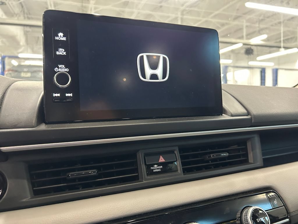 Certified 2025 Honda Pilot Touring image 29