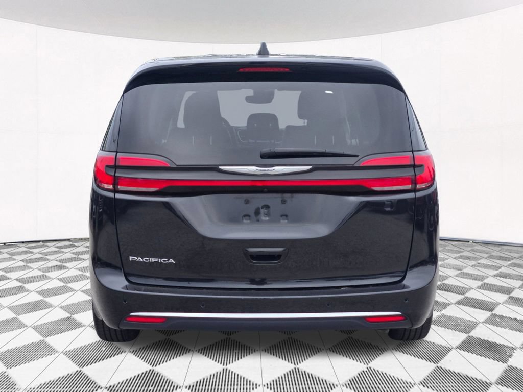 Used 2023 Chrysler Pacifica Touring-L FWD image 20