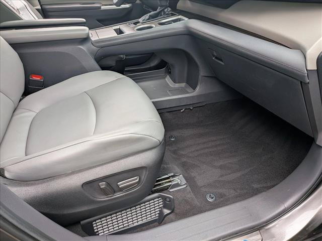 Certified 2022 Toyota Sienna XLE FWD image 16