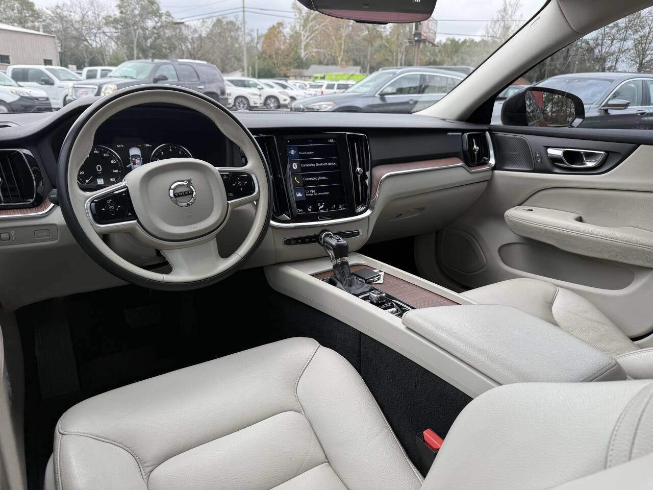 Used 2019 Volvo S60 T6 Momentum image 15