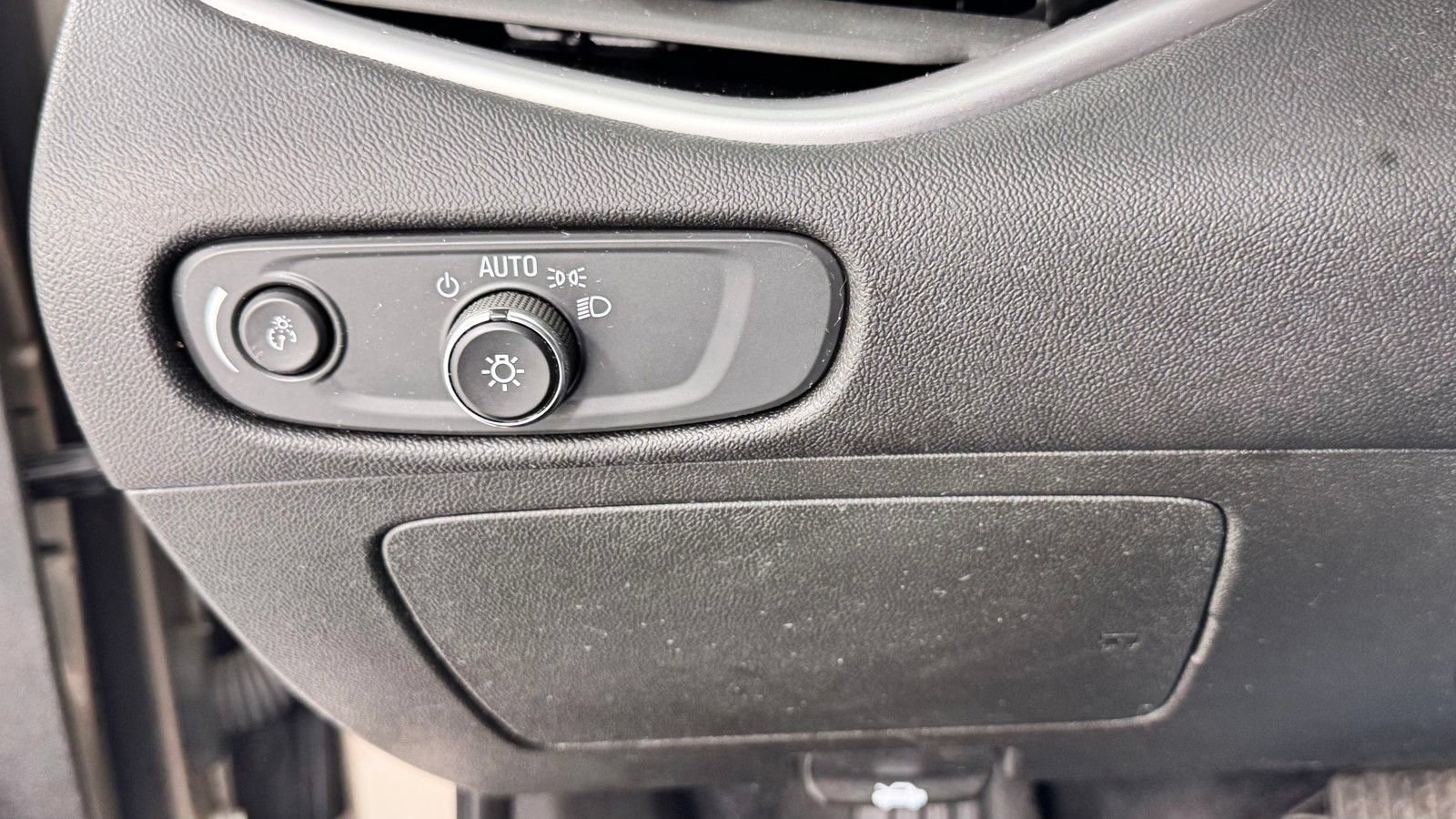 Used 2022 Chevrolet Malibu LT FWD image 29