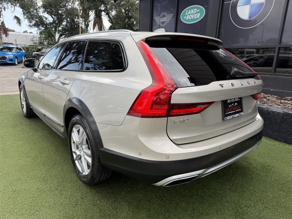 Used 2019 Volvo V90 T5 Cross Country AWD/4WD image 4
