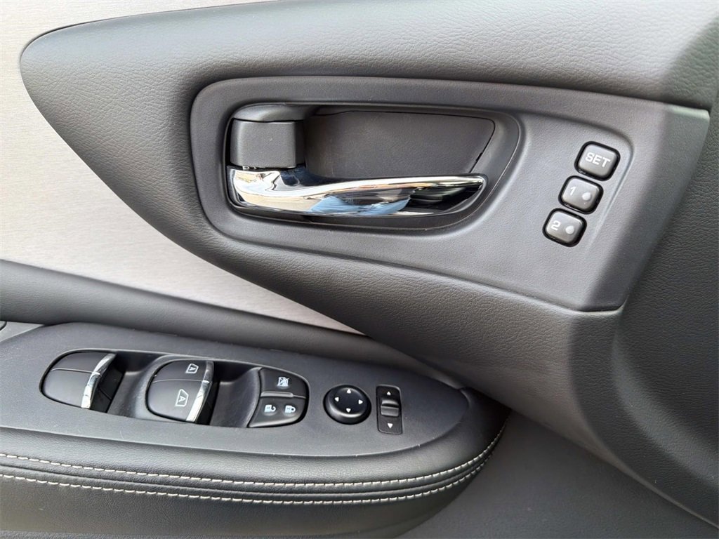 Used 2024 Nissan Murano SL image 17