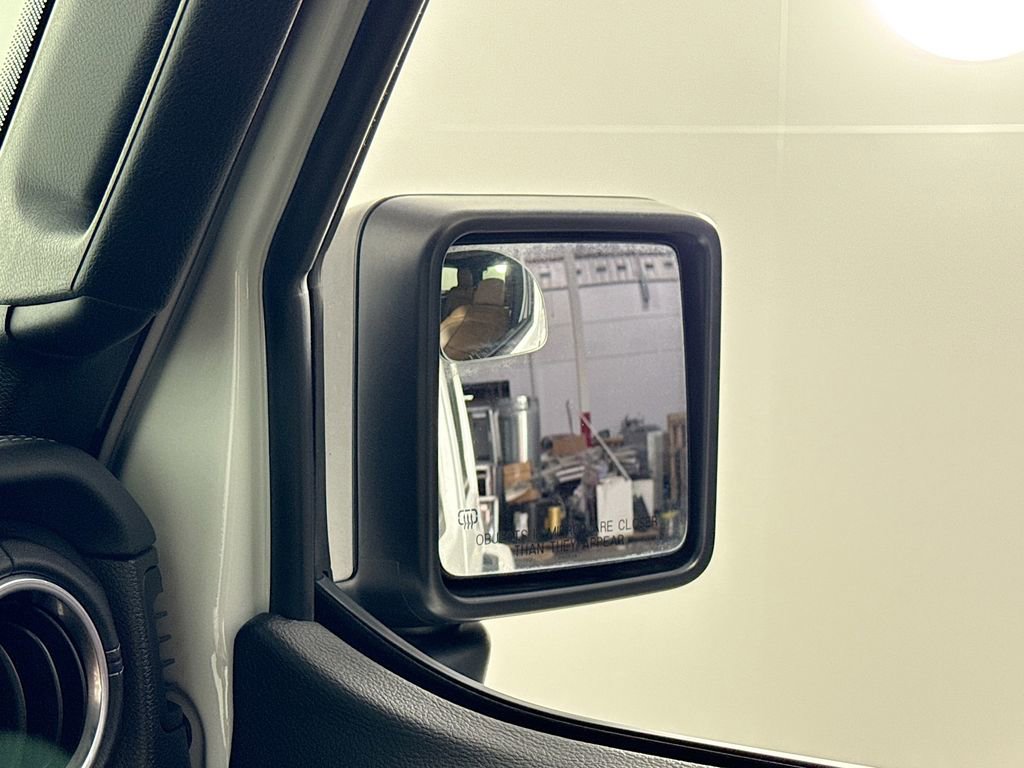 Used 2020 Jeep Wrangler Unlimited Sahara image 43