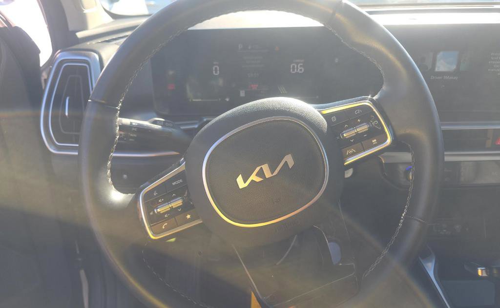Used 2024 Kia Sorento S w/ Panoramic Sunroof Package image 9