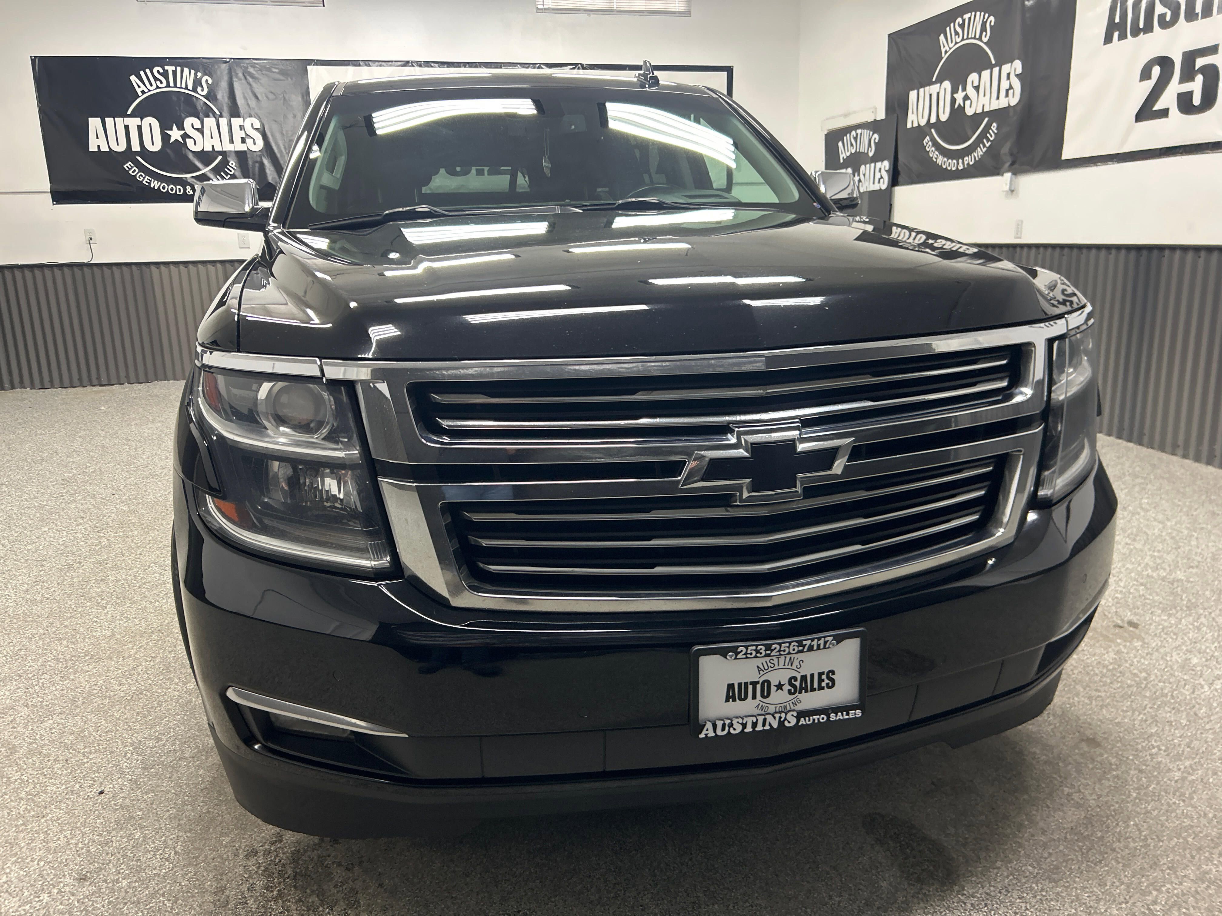 Used 2017 Chevrolet Suburban Premier AWD/4WD image 2
