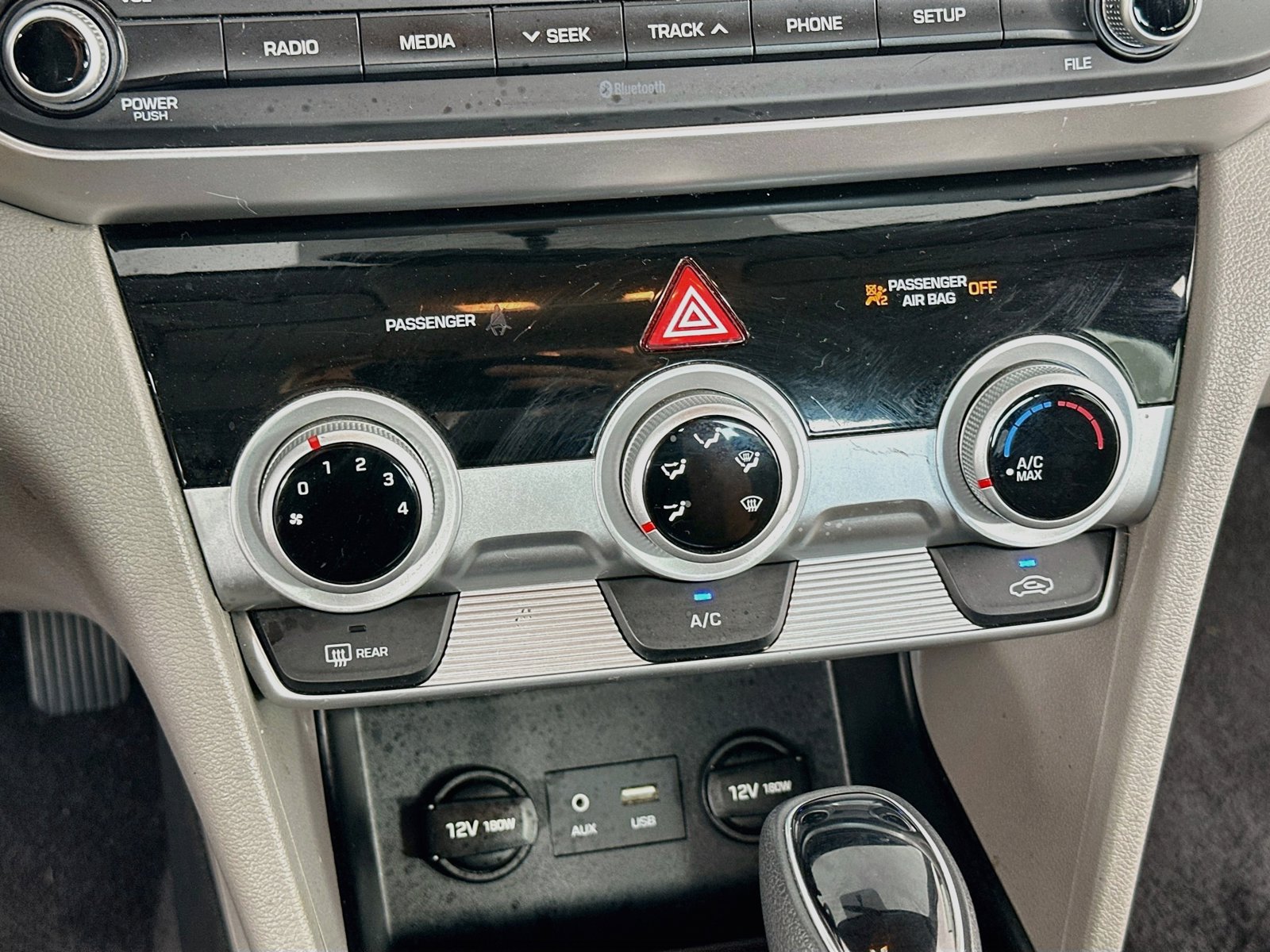 Used 2019 Hyundai Elantra SE FWD image 20
