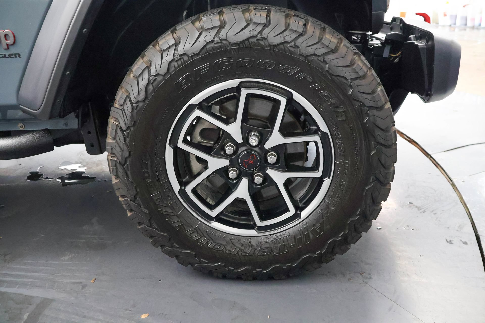 Used 2024 Jeep Wrangler Unlimited Rubicon w/ Dual Top Group AWD/4WD image 37