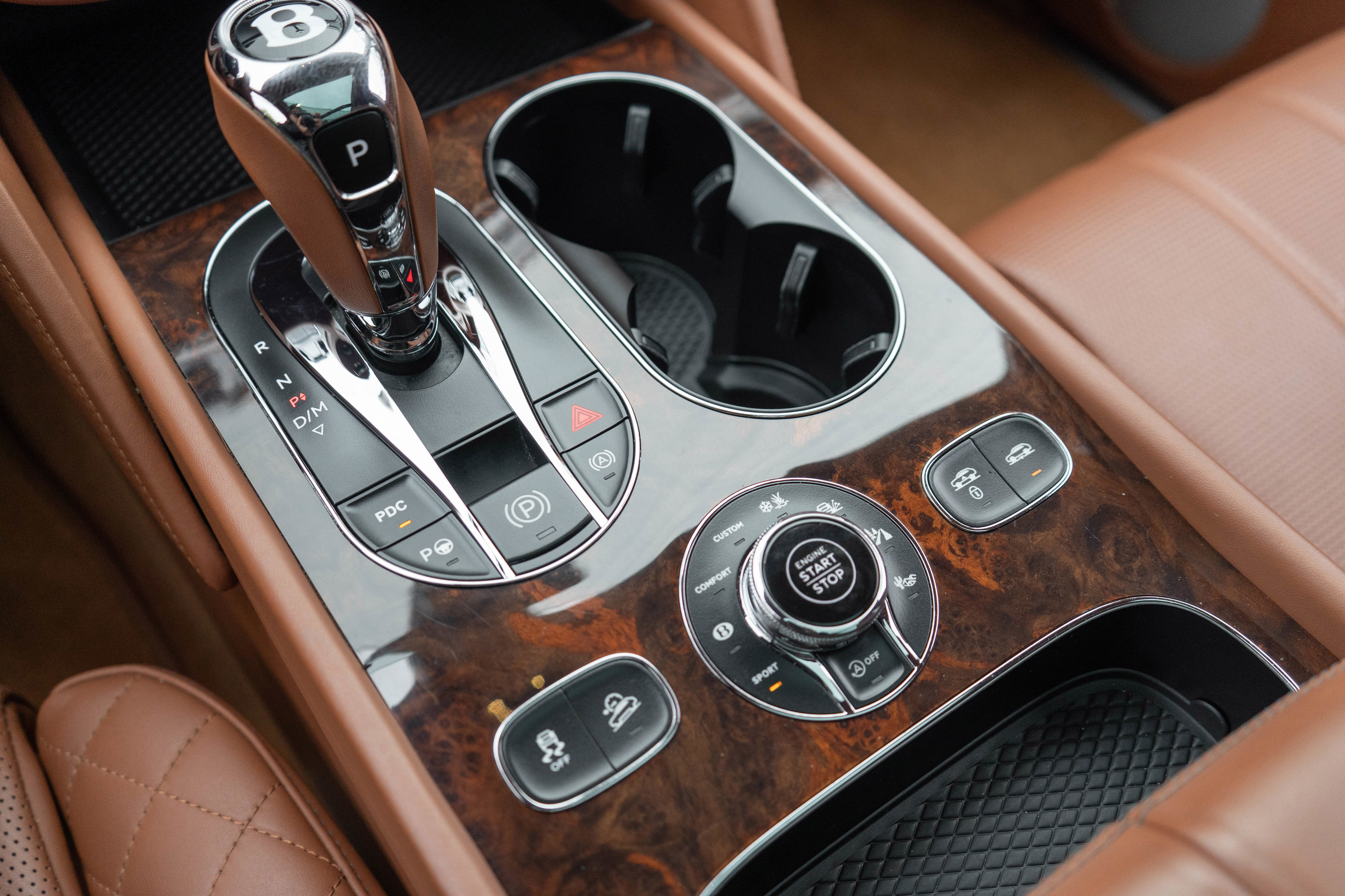 Used 2017 Bentley Bentayga image 26