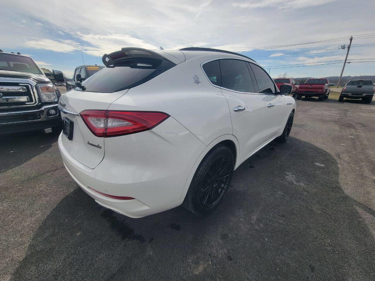 Used 2017 Maserati Levante S image 5