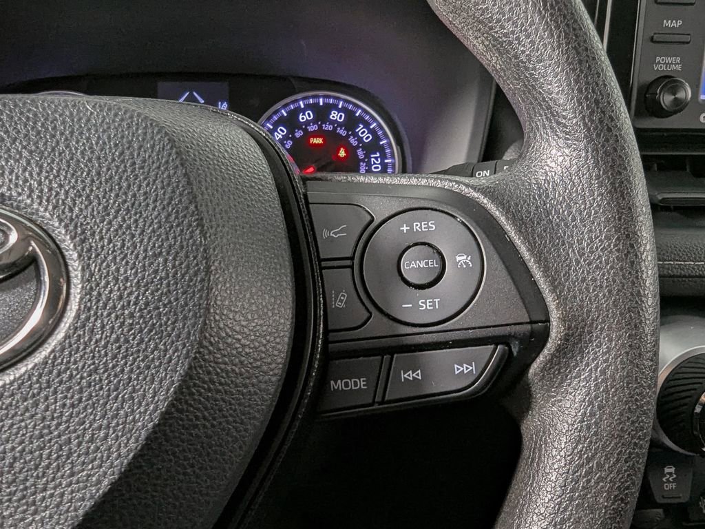 Used 2021 Toyota RAV4 XLE image 27