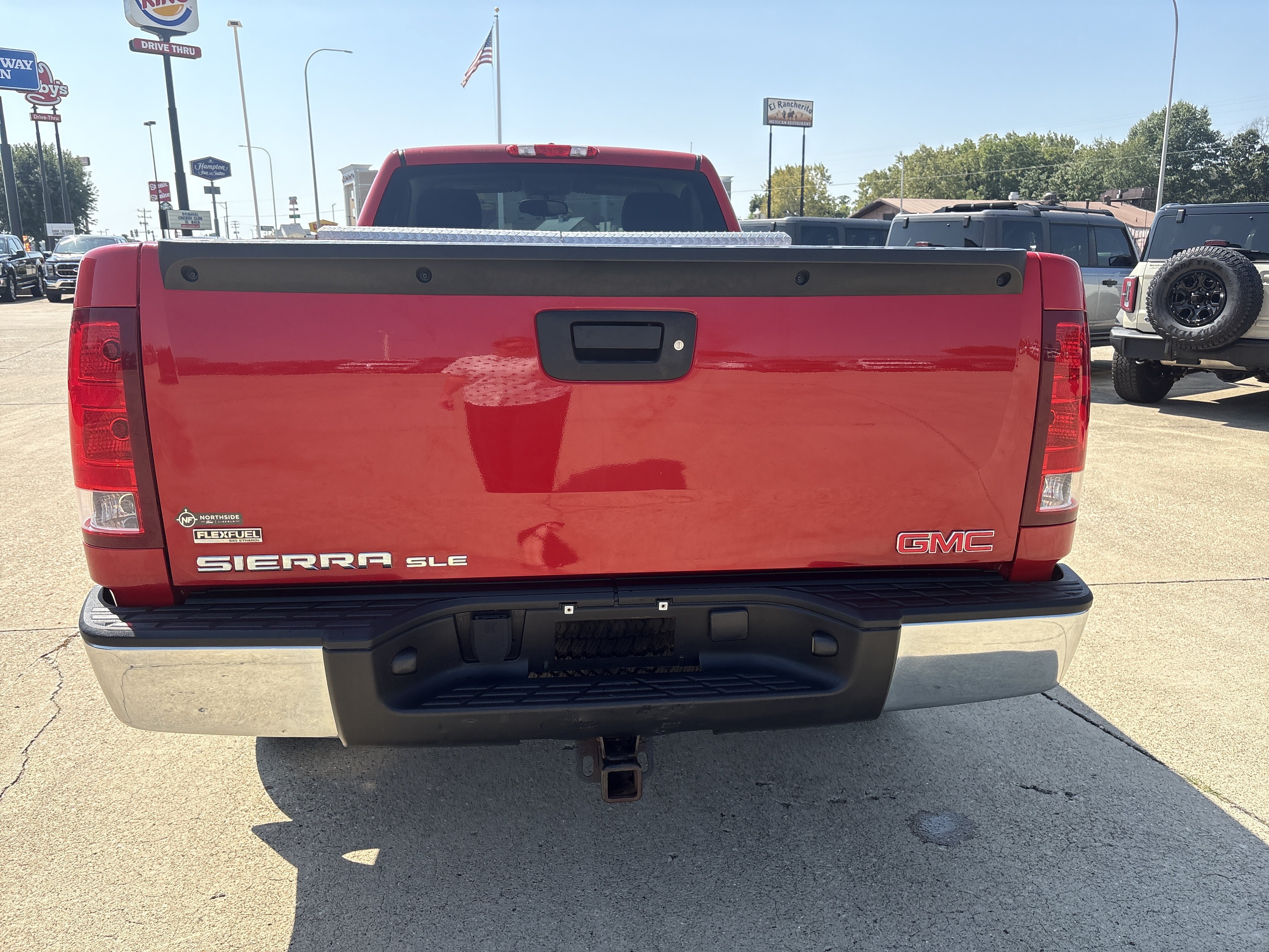 Used 2011 GMC Sierra 1500 SLE w/ SLE Preferred Package AWD/4WD image 4