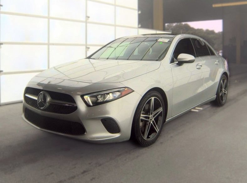 Used 2022 Mercedes-Benz A 220 image 1