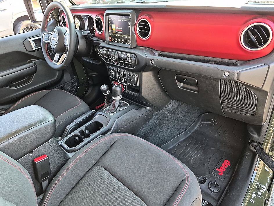Used 2023 Jeep Gladiator Rubicon w/ Cold Weather Group AWD/4WD image 34