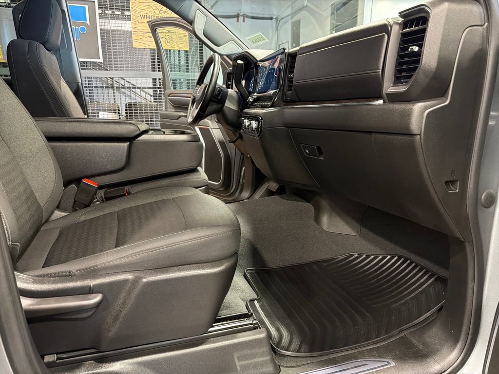 Used 2024 GMC Sierra 2500 SLE w/ SLE Convenience Package AWD/4WD image 17