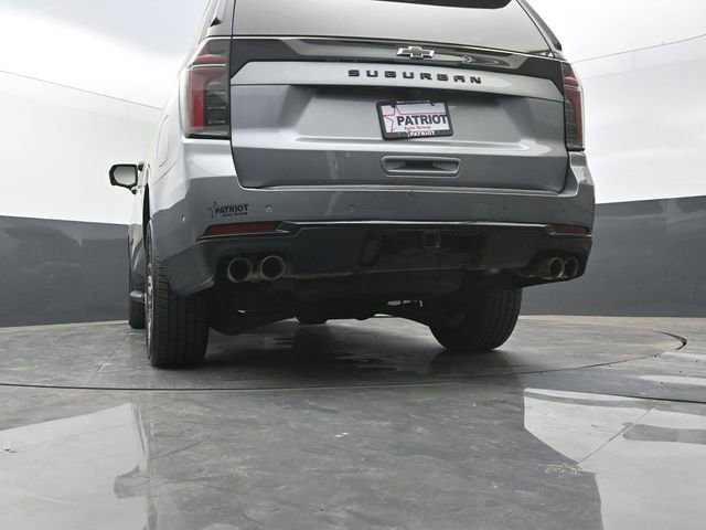 Used 2025 Chevrolet Suburban Z71 image 40