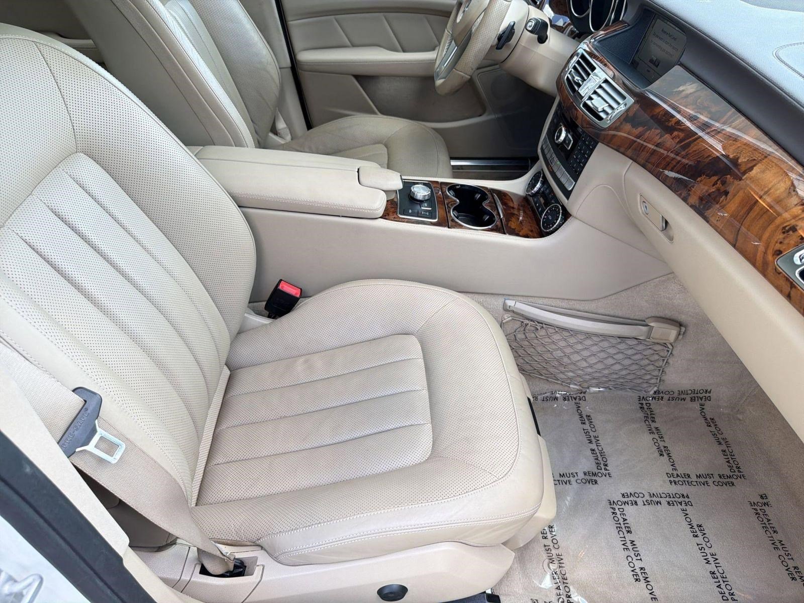 Used 2014 Mercedes-Benz CLS 550 4MATIC image 32