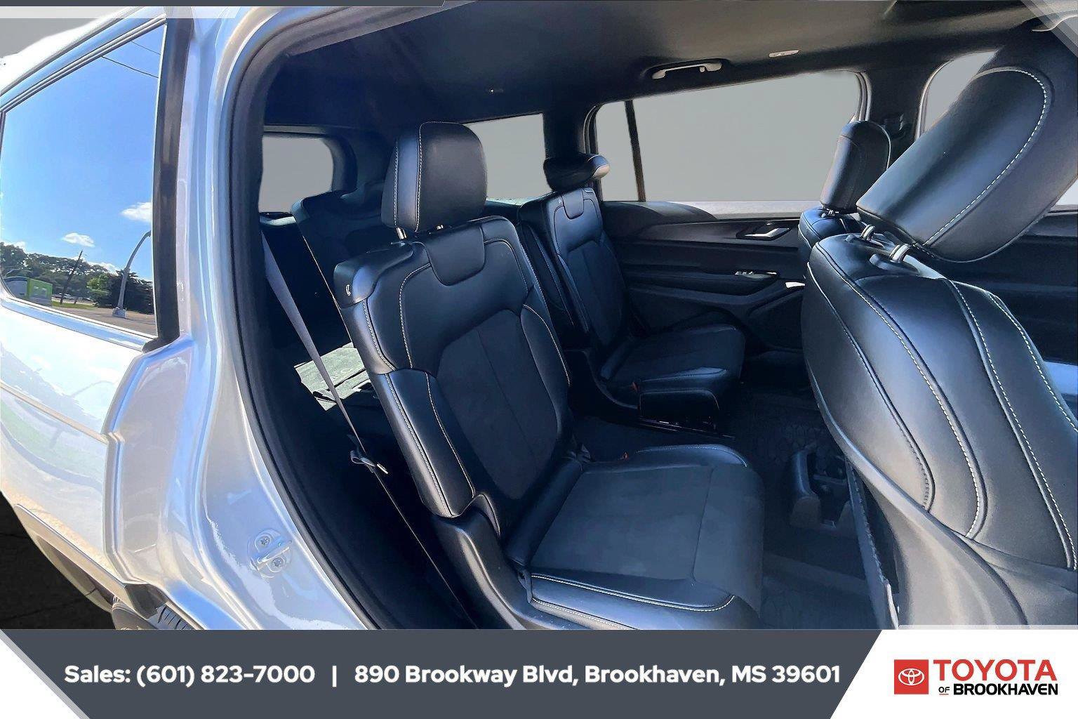 Used 2025 Jeep Grand Cherokee L Altitude RWD image 20
