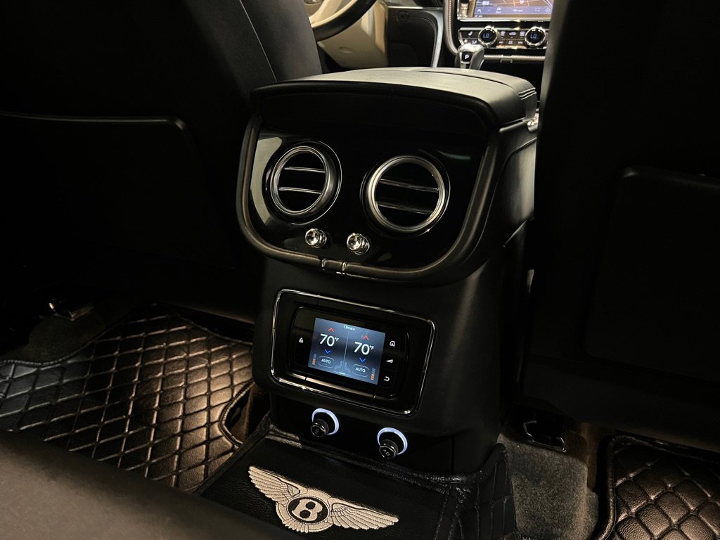 Used 2019 Bentley Bentayga image 49