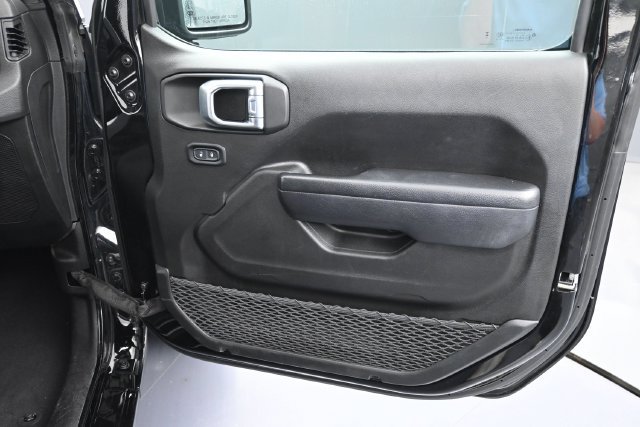 Used 2025 Jeep Wrangler Unlimited Sport AWD/4WD image 33