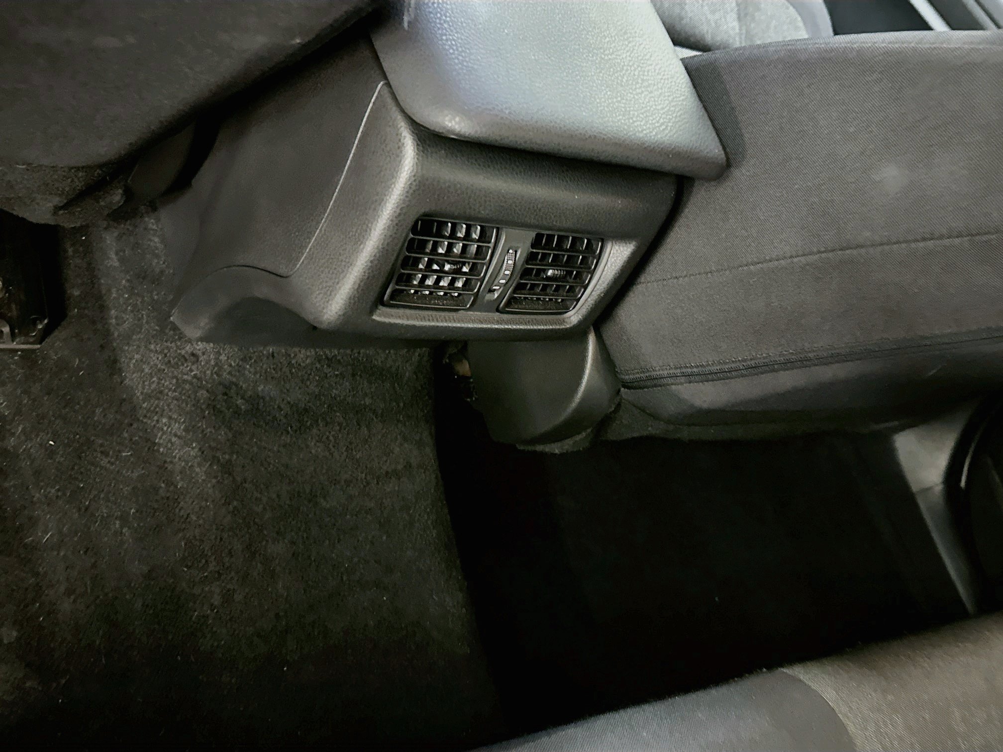 Used 2025 Toyota Camry LE FWD image 28