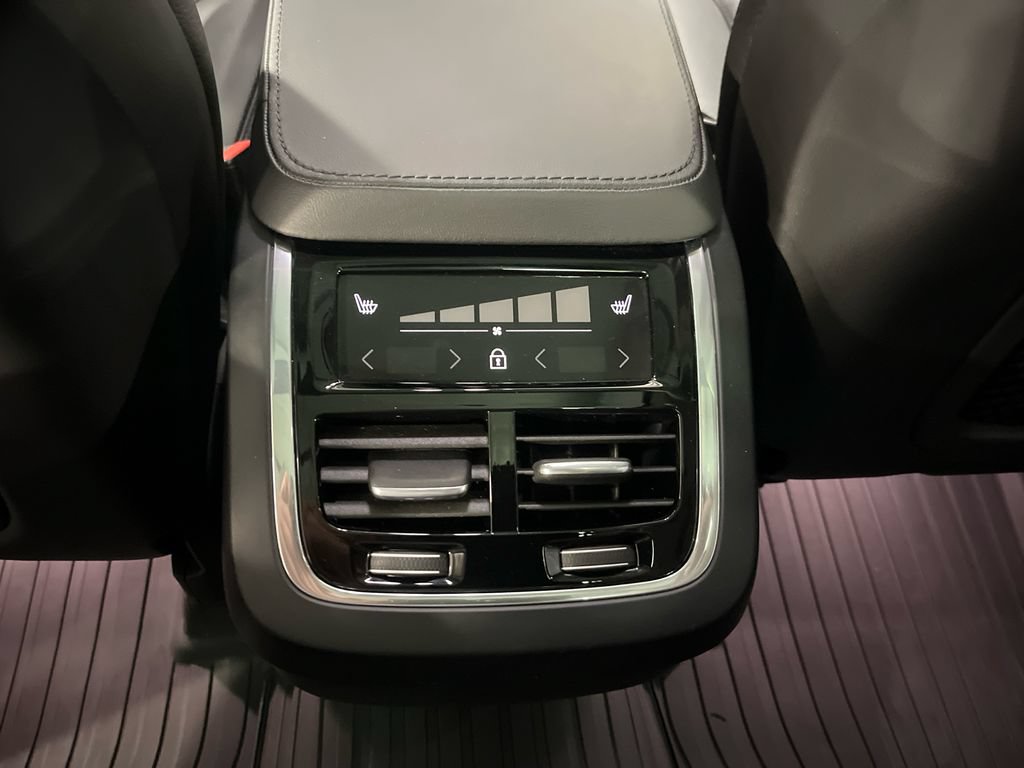 Certified 2024 Volvo XC90 B6 Plus w/ Protection Package Premier AWD/4WD image 25