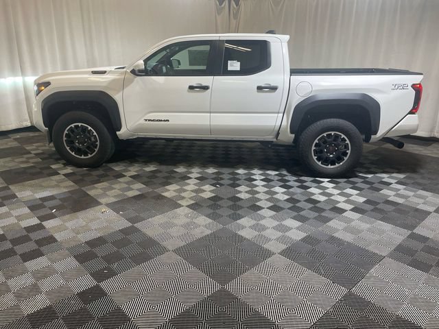 Certified 2025 Toyota Tacoma TRD Off-Road w/ TRD Off Road Upgrade Package AWD/4WD image 6