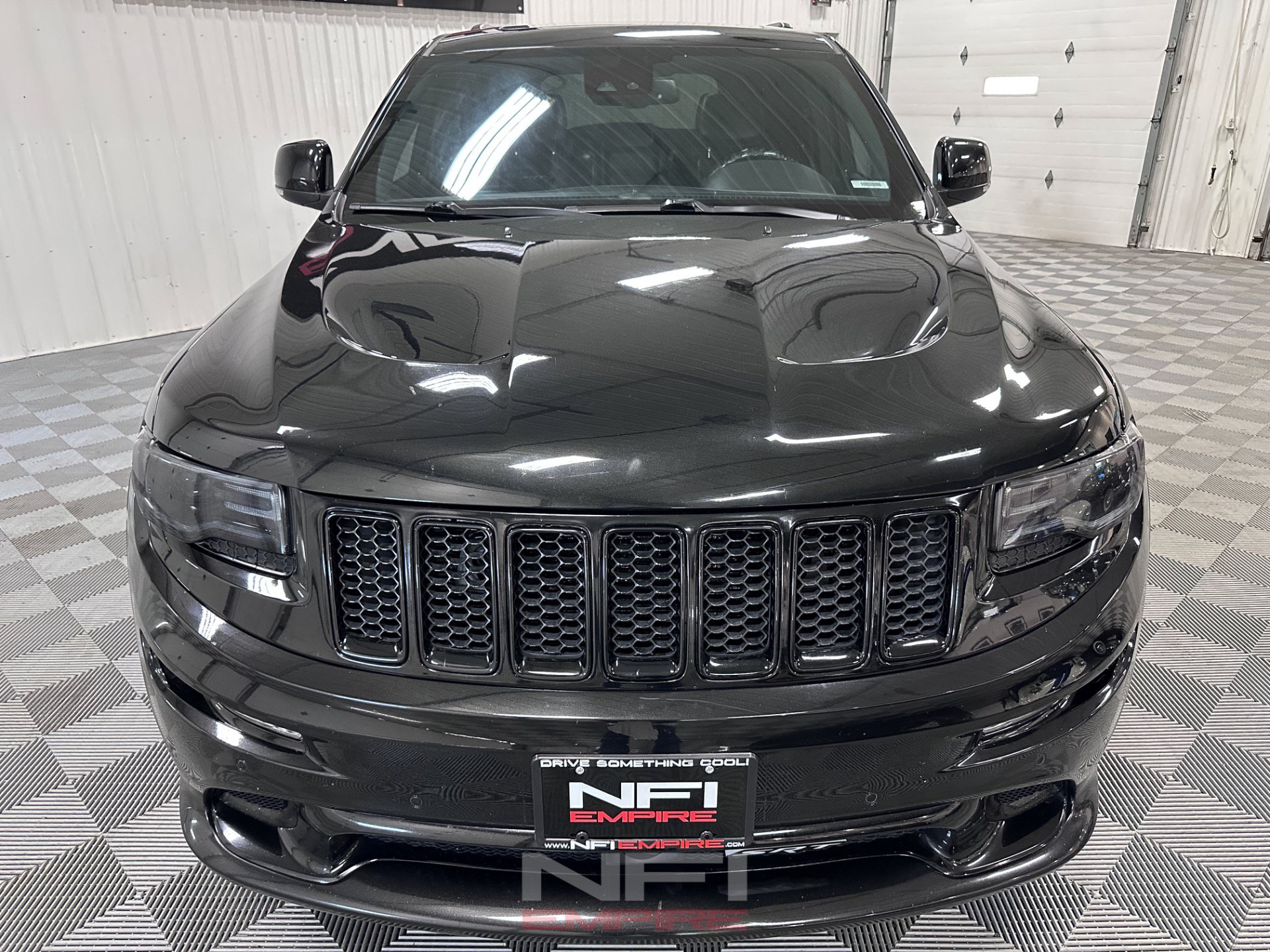Used 2016 Jeep Grand Cherokee SRT AWD/4WD image 4