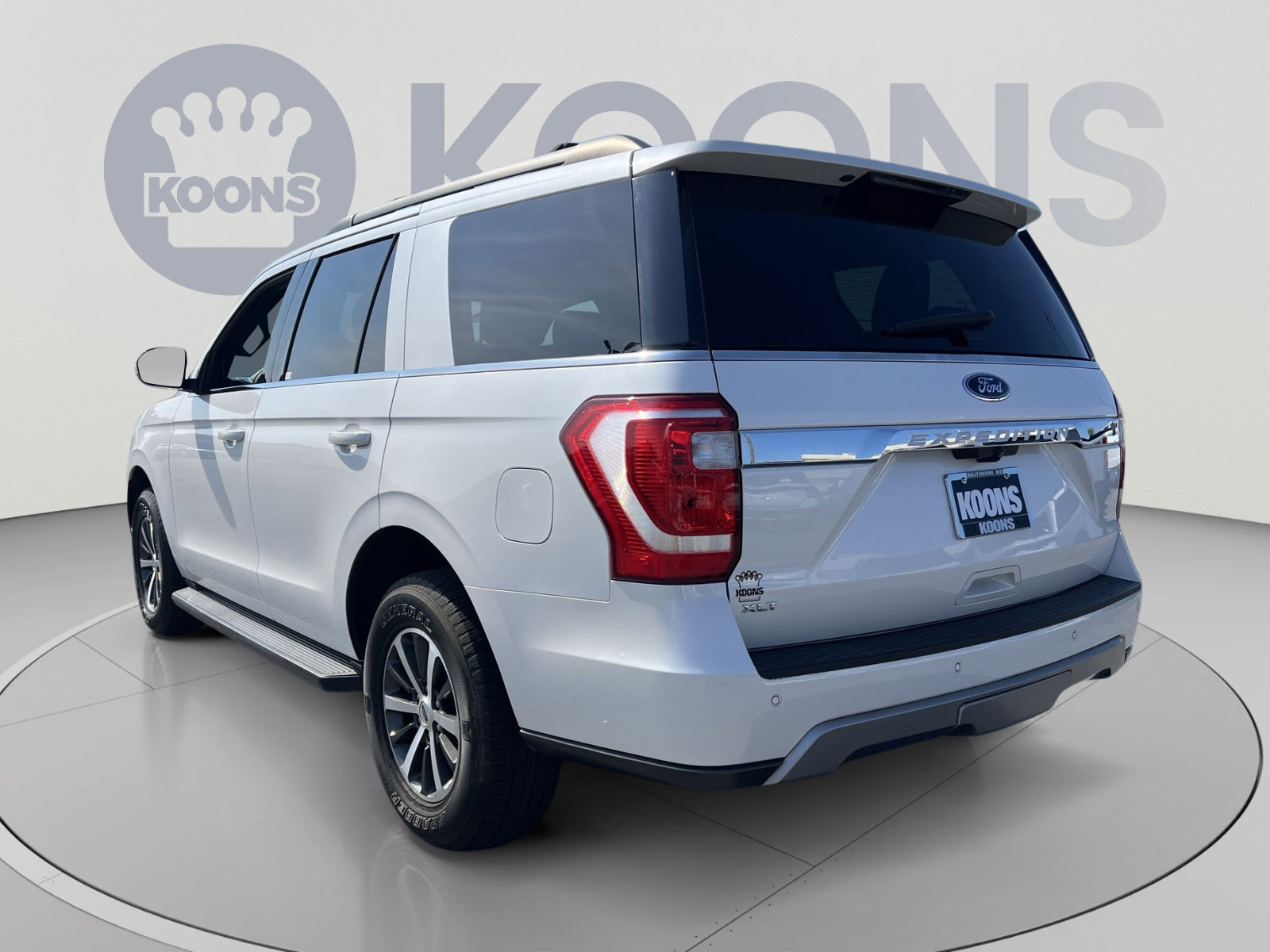 Used 2018 Ford Expedition XLT w/ Cargo Package AWD/4WD image 4