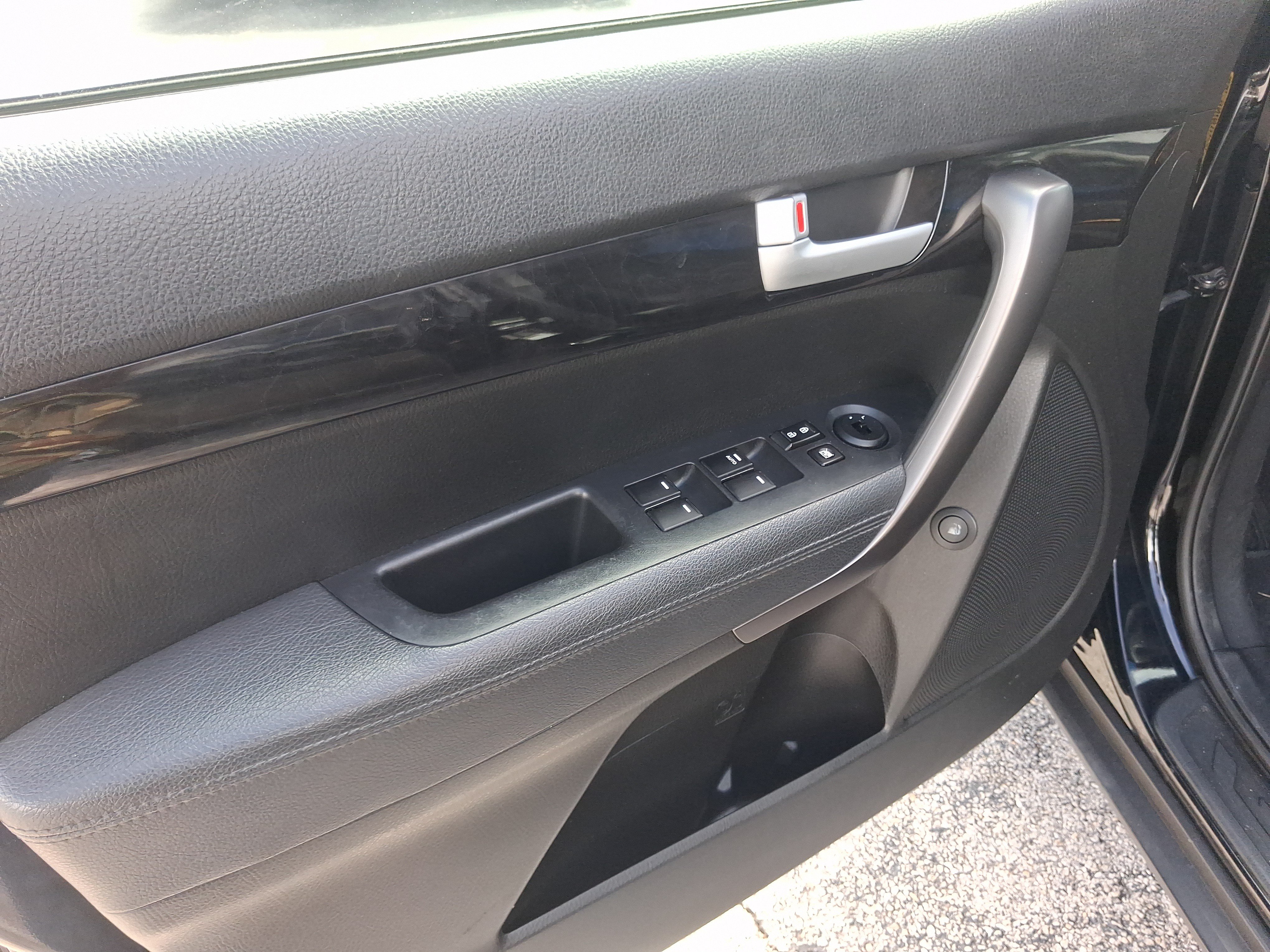 Used 2015 Kia Sorento LX FWD image 11